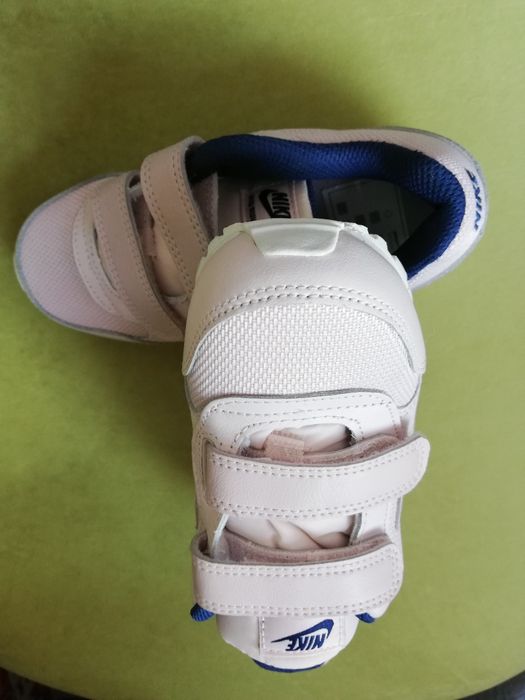 Pantofi Nike noi marime 28