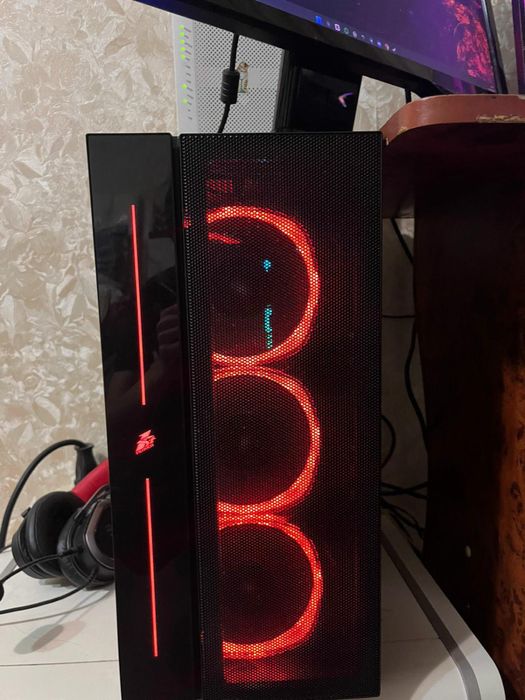 Игровой компьютер ( комлект, мониторы и тд)