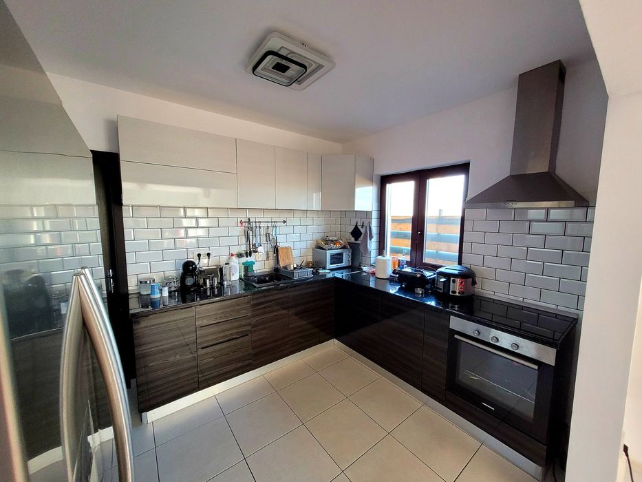 Proprietar Vand casa 2021, 4 camere, 2 bai, 300 mp teren