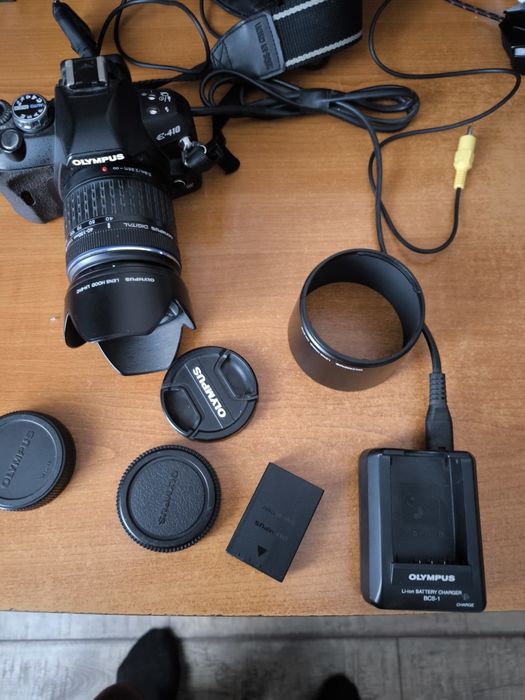 Aparat foto Olympus.