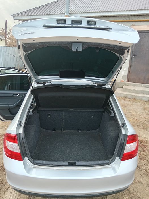 Шкода рапид 14ж об 1,6таза бинзин  механика прбек 168000