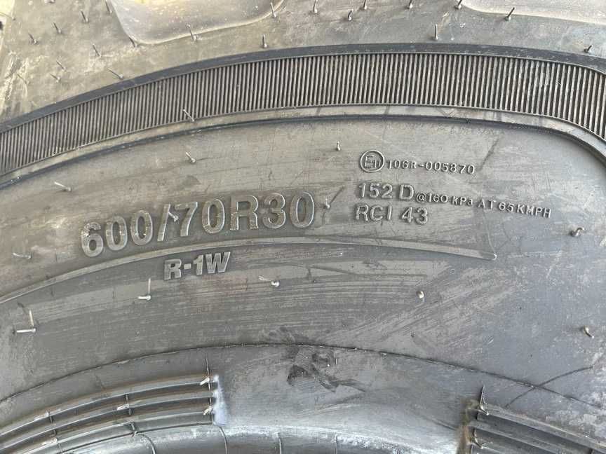 Cauciucuri radiale 600/70R30 pentru tractor fata cu garantie