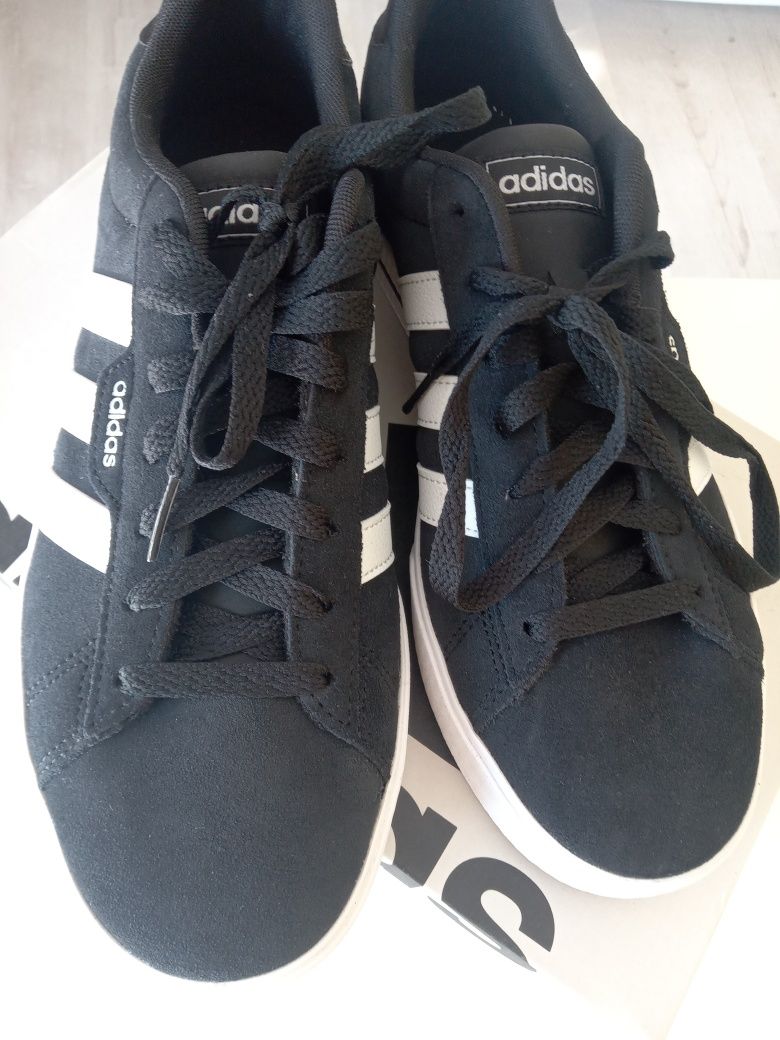 Мъжки маратонки Adidas нови в кутия
