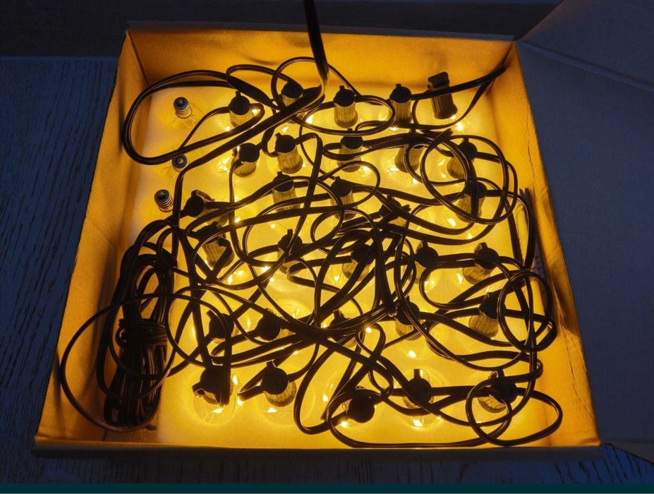 Ghirlanda 11.7 M, 30 Becuri LED și 3 becuri rezerva,Interior/Exterior.