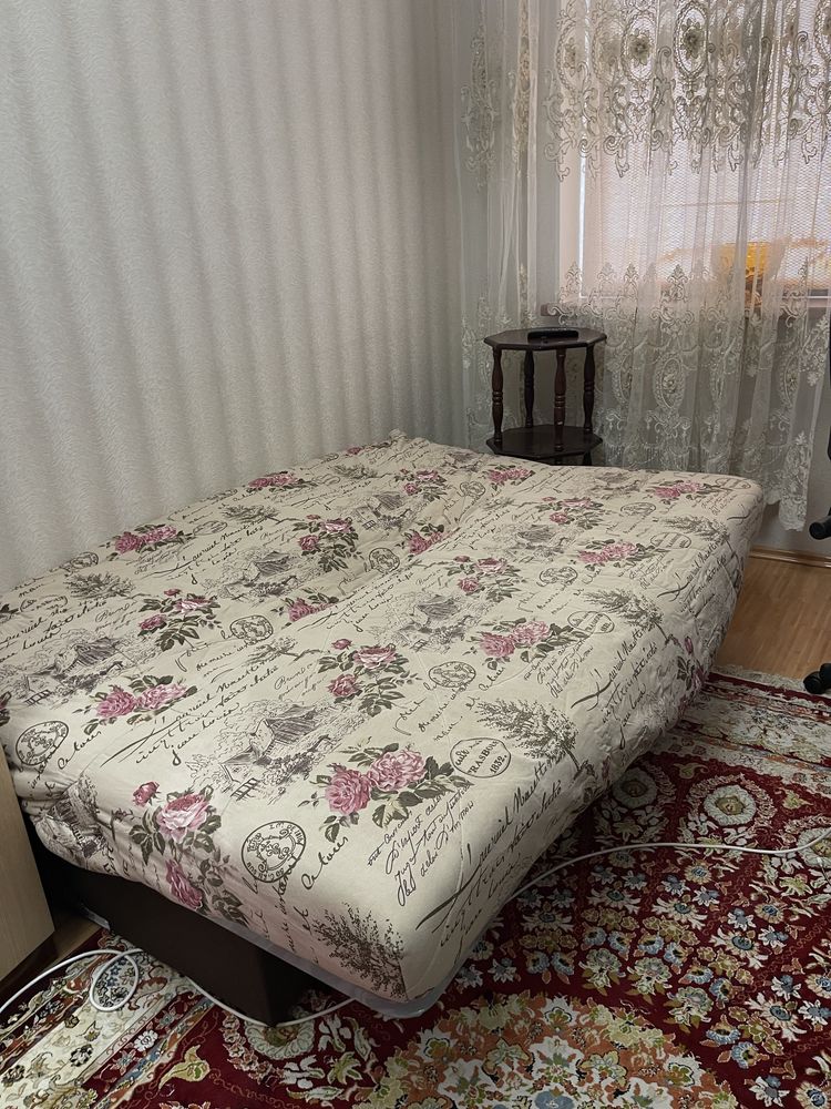 Диван в гостинную или спальню