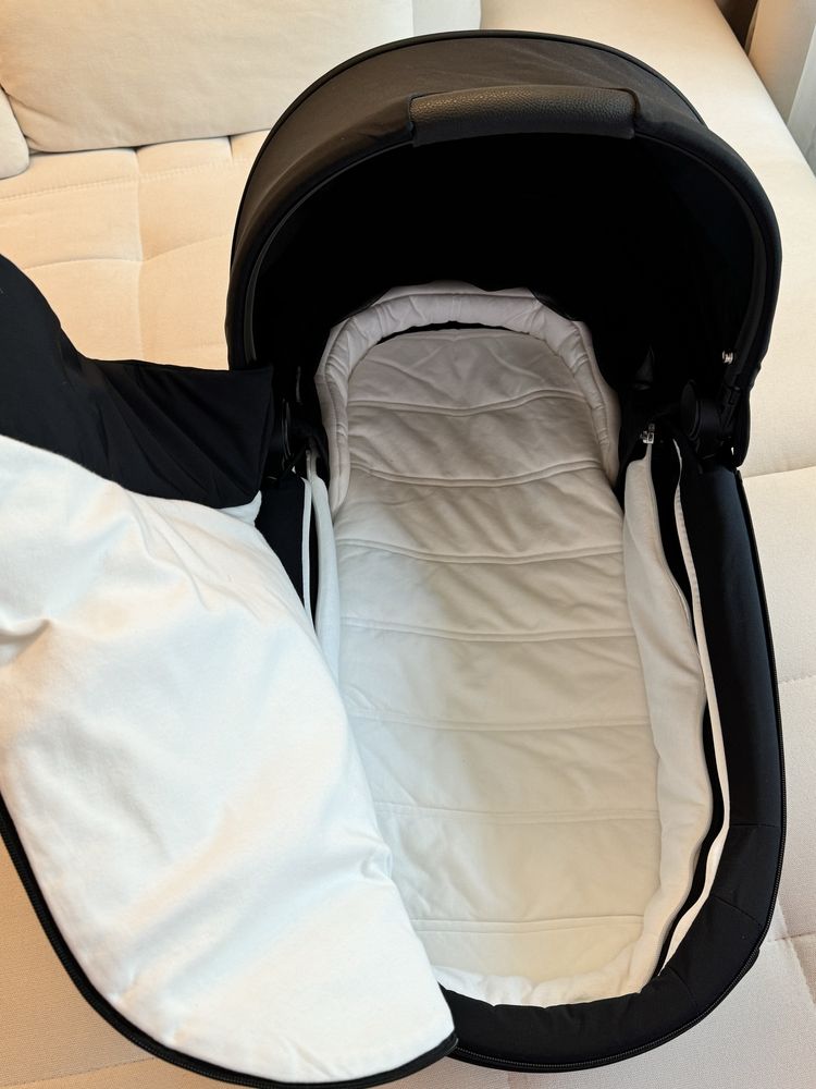 Cybex Кош за новородено Mios 3
