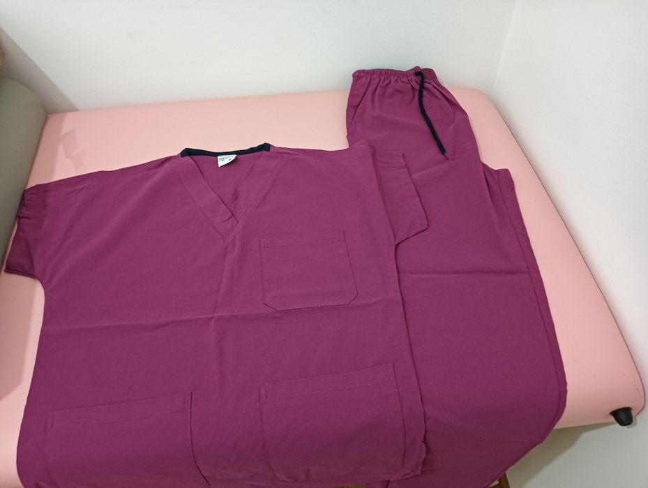 Masă masaj cu echipament și uniformă inclus