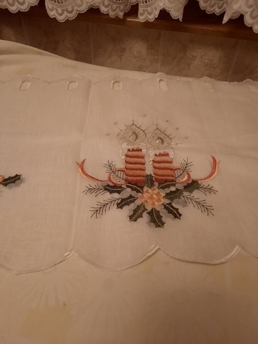 Perdea decorativă cu model de sarbatoare