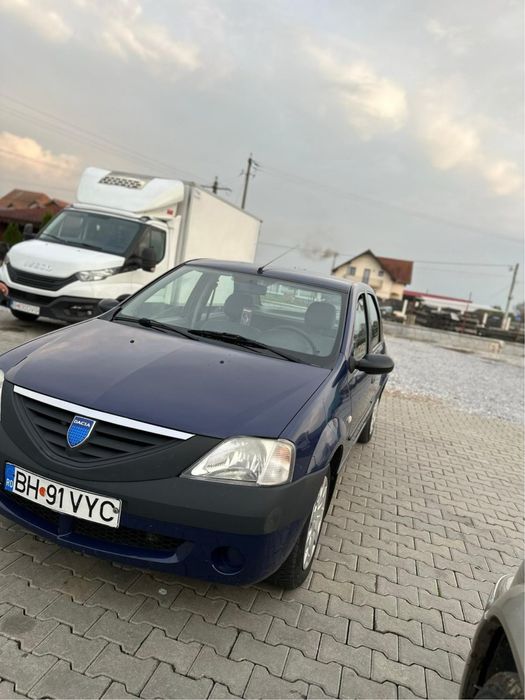 Vând dacia logan