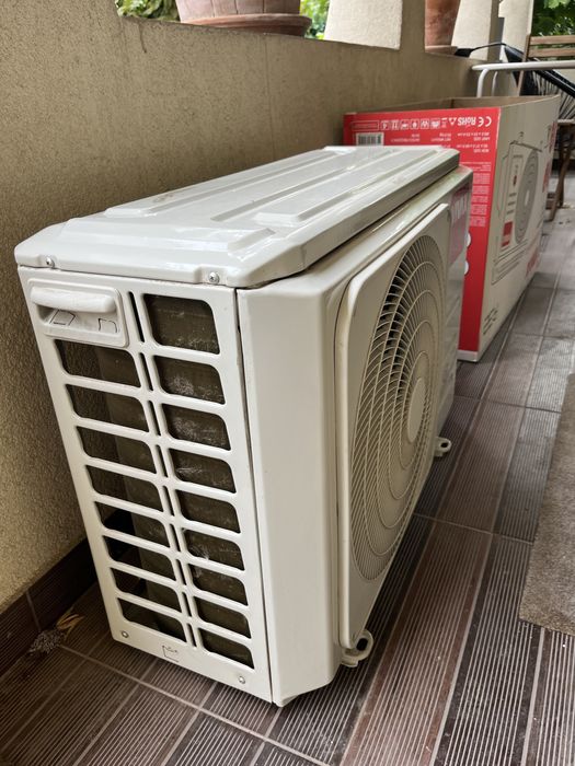 Unitate exterioara AC/aer conditionat multisplit Vivax - defecta