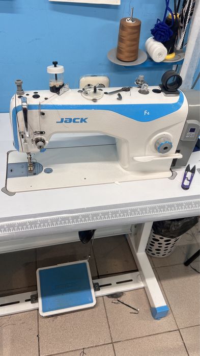 Продам швейную машинку 120000