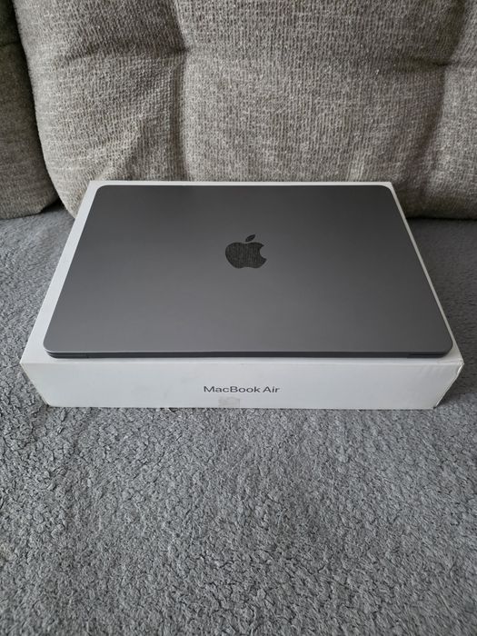 Macbook Air M3 Space Gray Istyle