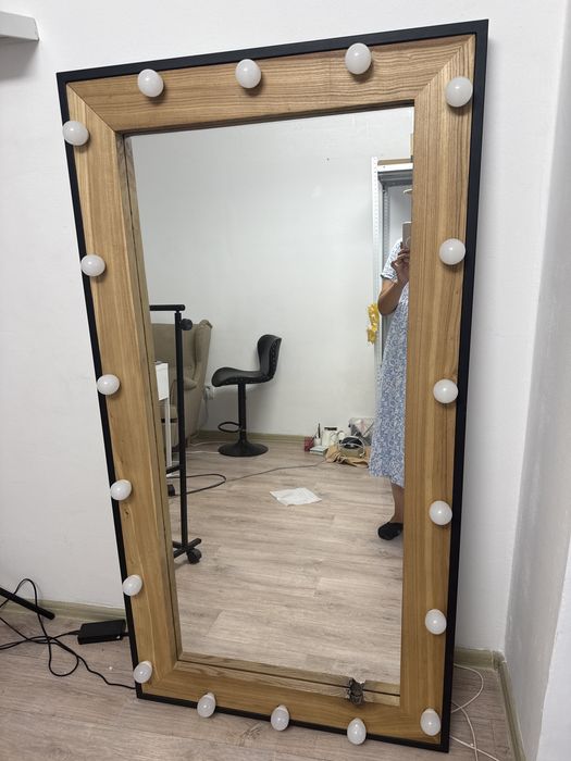 Зеркало карагач, красивое, массивное