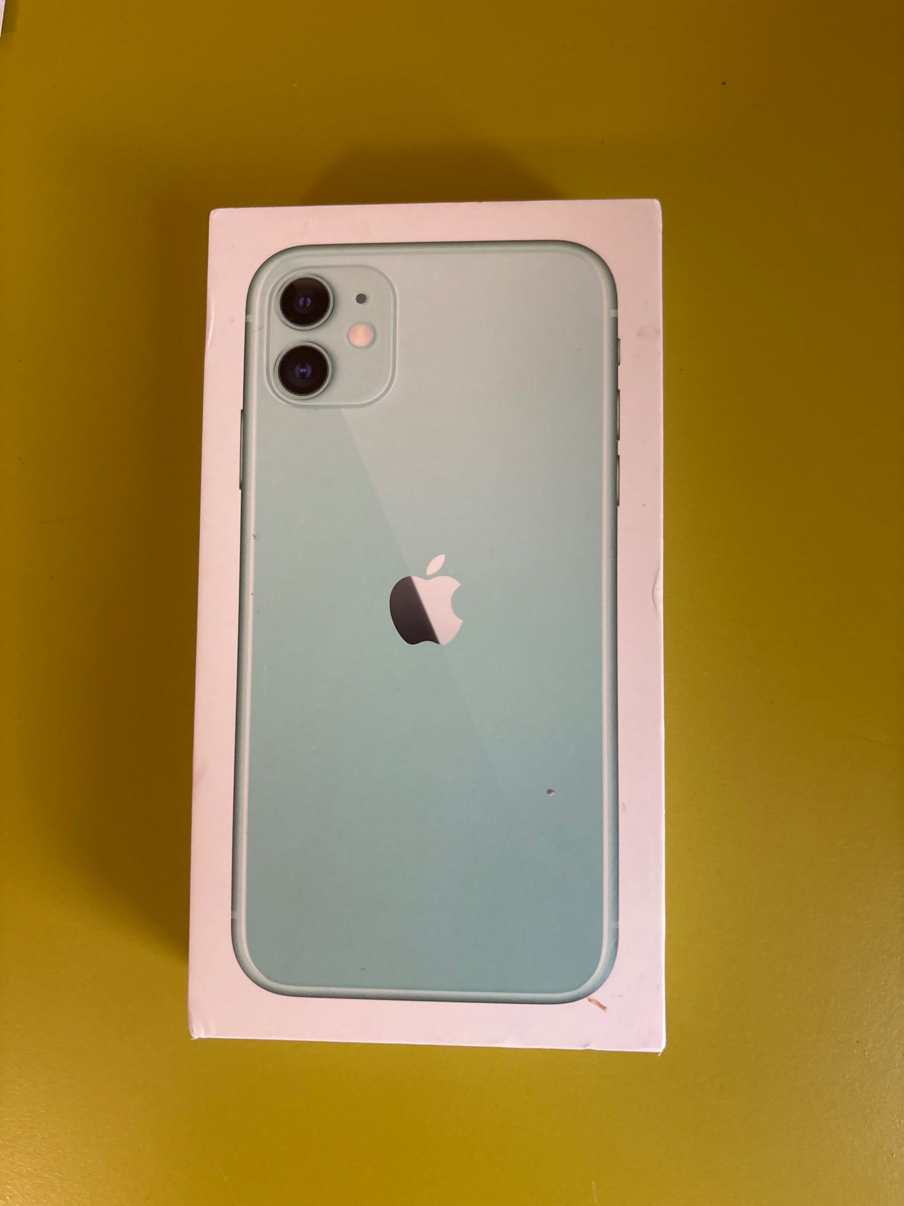 Iphone 11 зелен 64 GB