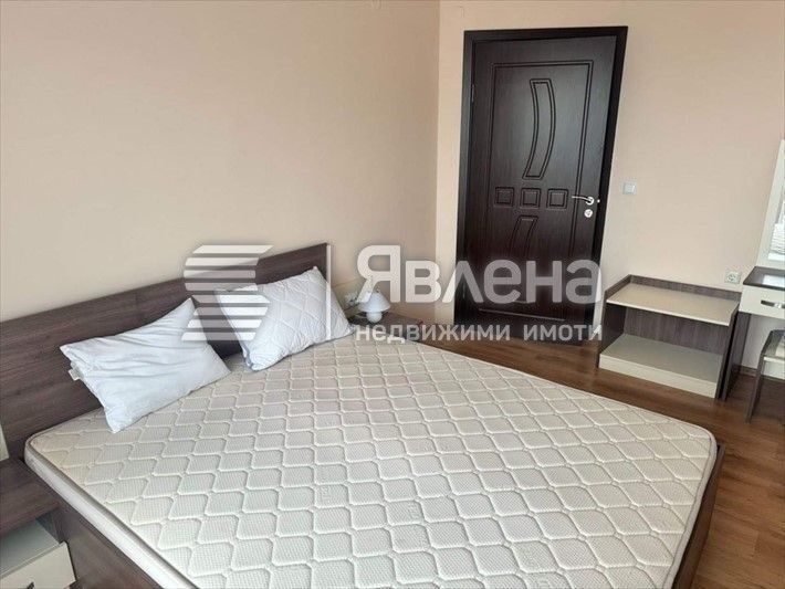 Тристаен и двустаен апартаменти в Св. Влас