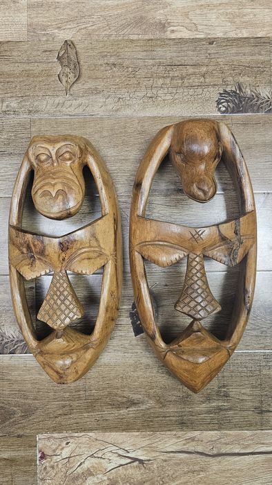 Măști africane din lemn