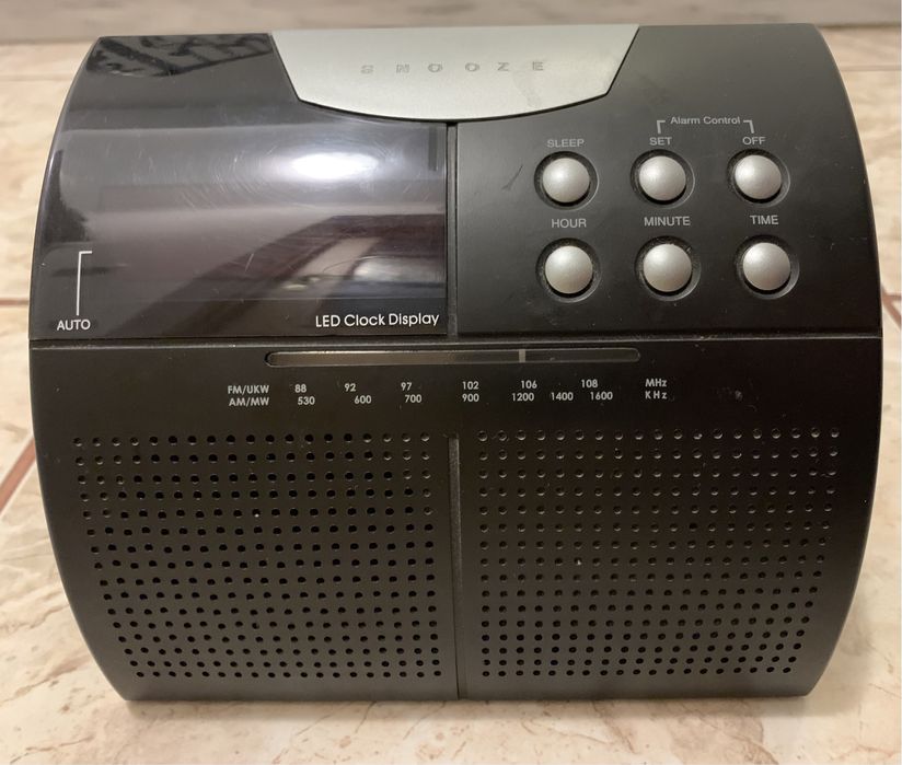 Radio cu ceas si alarma cu afisaj led rosu