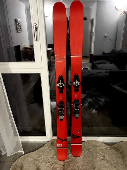 Vand skiurile de tura LINE BACON SHORTY ROUGE 2020