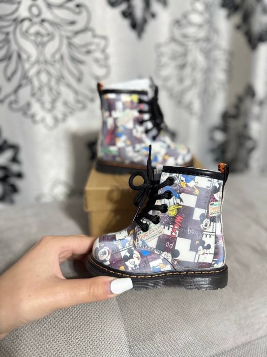 Ghetute fete cu eticheta