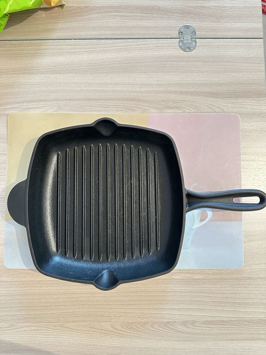 Продам чугунную сковороду