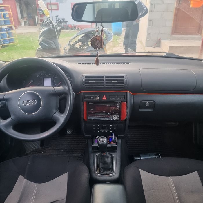 Vând Audi a 3 2003