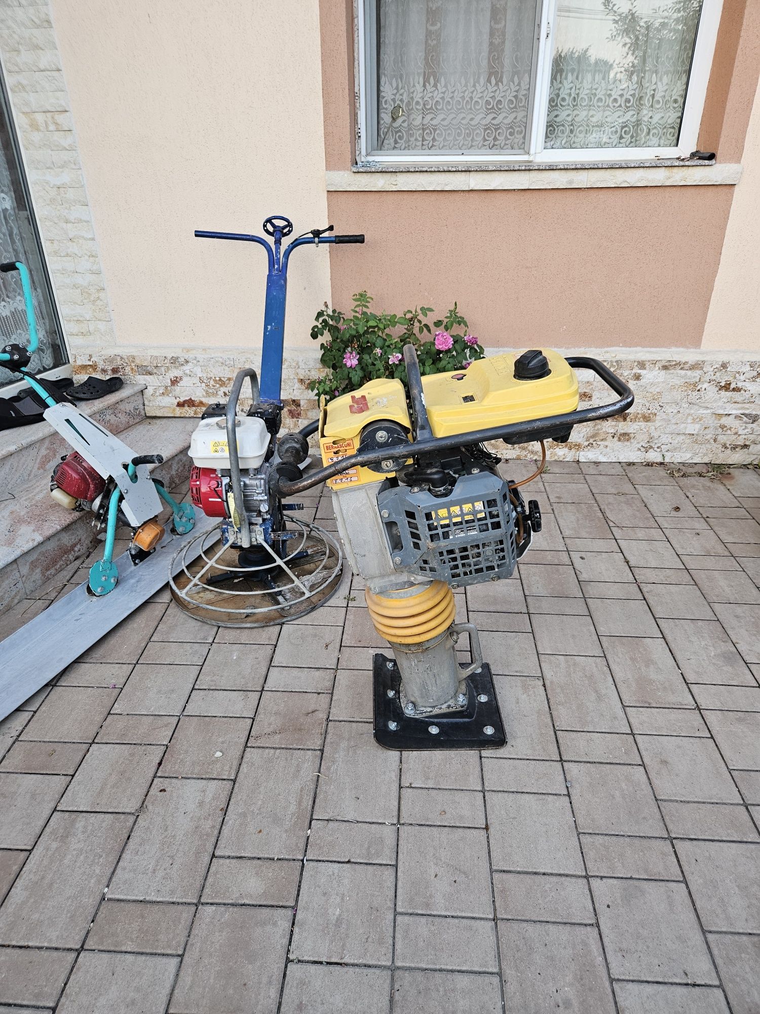 Rigla vibranta Mai compactor Bobmag  Elicopter beton