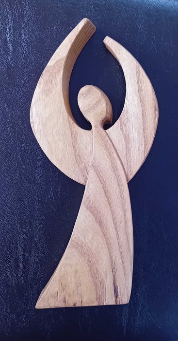 Ангел. Аврска дървоезба.