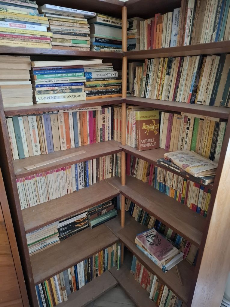 1000 buc cărți de literatura universala, dicționare, romane etc