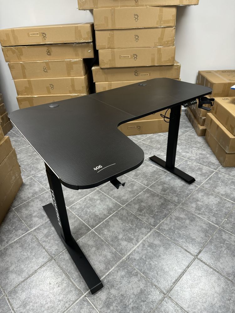 Игровой компьютерный стол