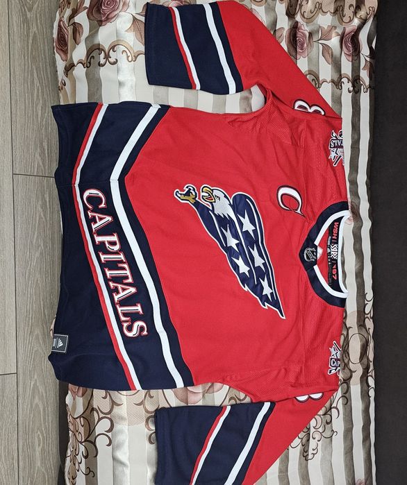 Продам хоккейный свитер Washington Capitals