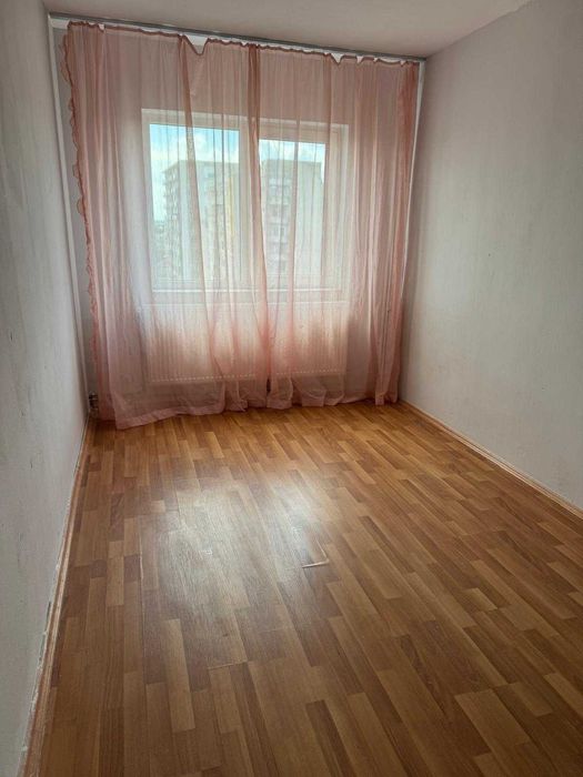 Inchiriez apartament cu 3 camere calea Aurel Vlaicu, Arad