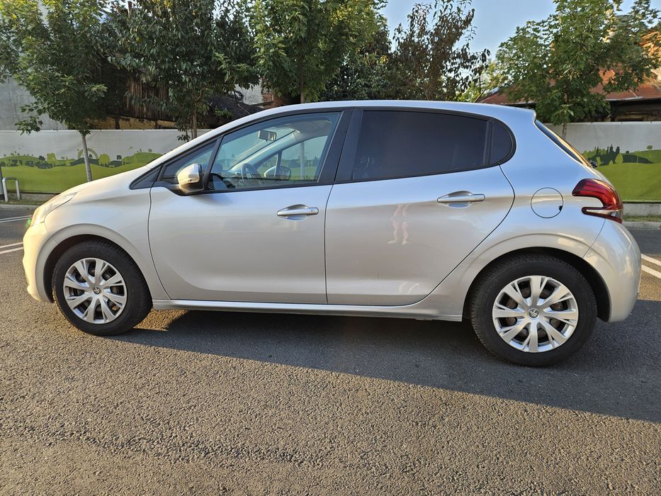 Peugeot 208 1.2 benzină 2017