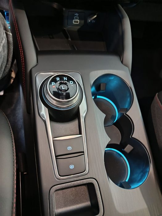 Ford kuga ST hibrid plug-in