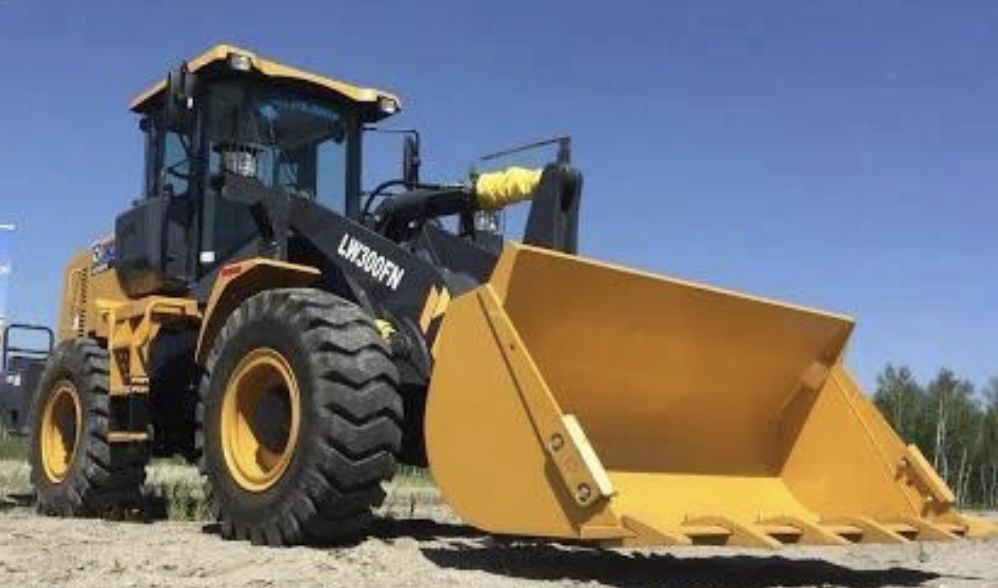 Услуги, аренда. Фронтальный погрузчик 3 т