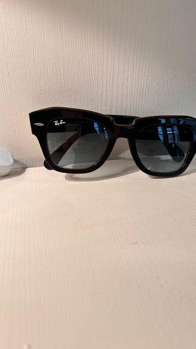 Слънчеви очила. Марка Рей Бан..  С UV защита.Закупих ги за 380 лв.