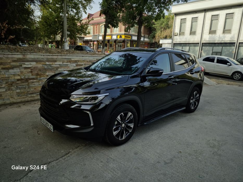 Tracker 2 premier sotiladi