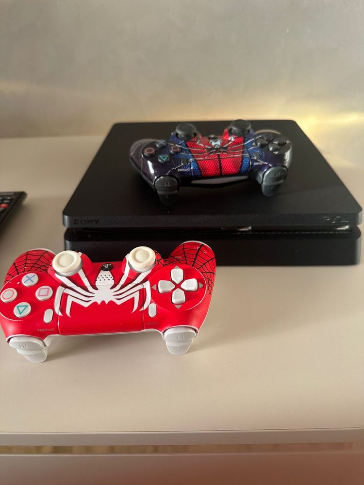 Продается PS4 Slim 1TB