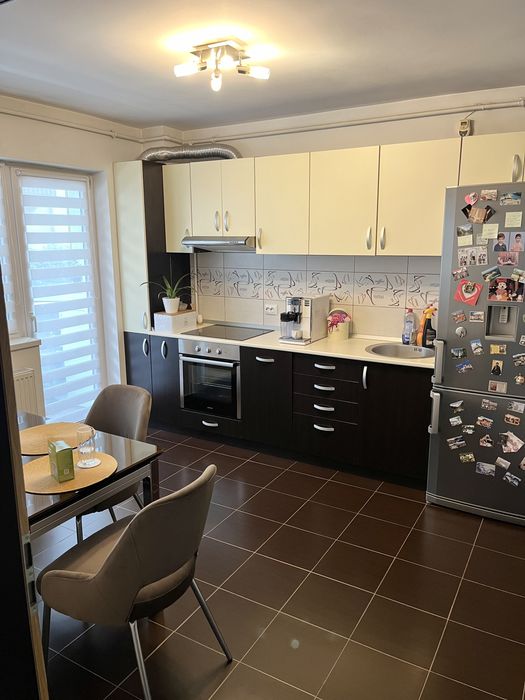 Proprietar vand apartment 3 camere mobilat/utilat loc parcare Turnisor