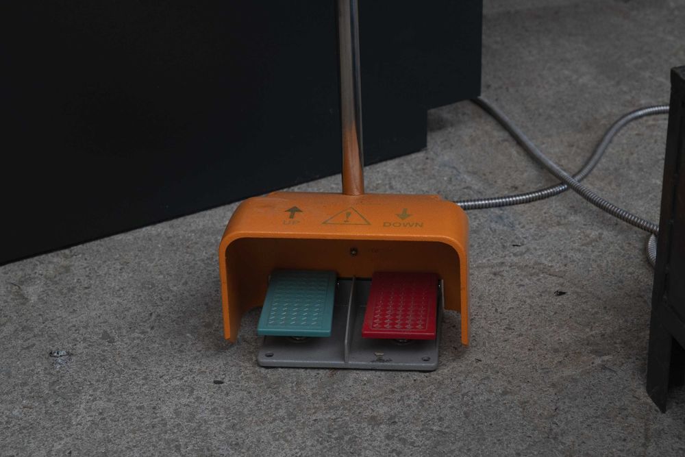 АБКАНТ CNC 1600 – 40 тона;  Абкант 3200 – 125 тона НОВИ налични