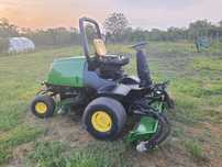 John Deere 3235C tractor tuns gazon iarba

Motor Yanhmar diesel în 3 p