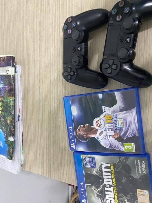 PS 4 în stare bună de funcționare