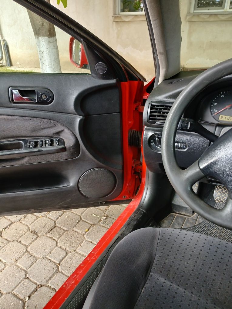 Vând passat din 2001