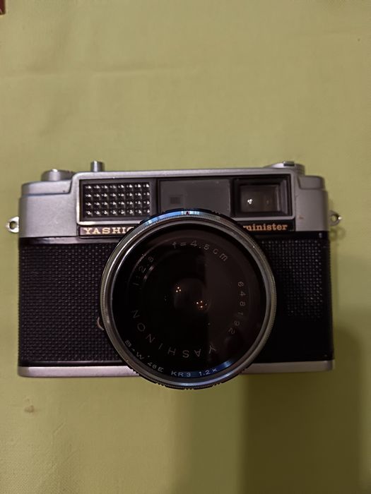 Стар фотоапарат. Yashica