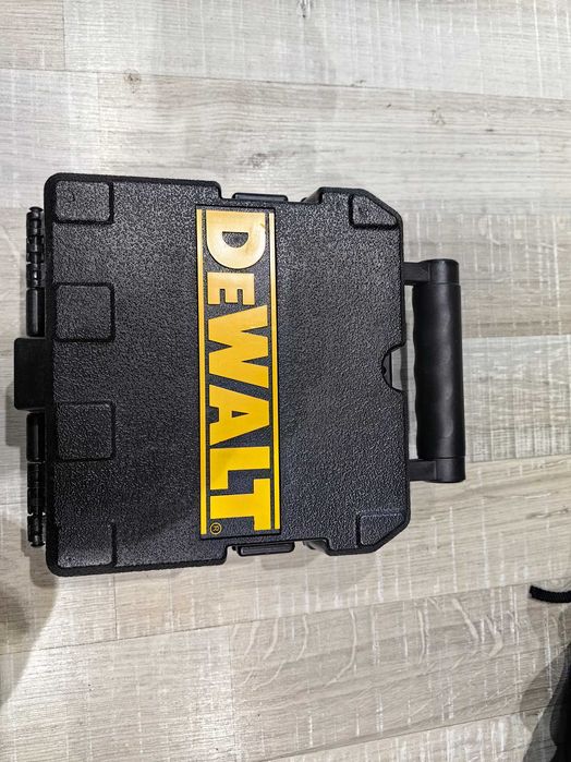 линеен лазерен нивелир