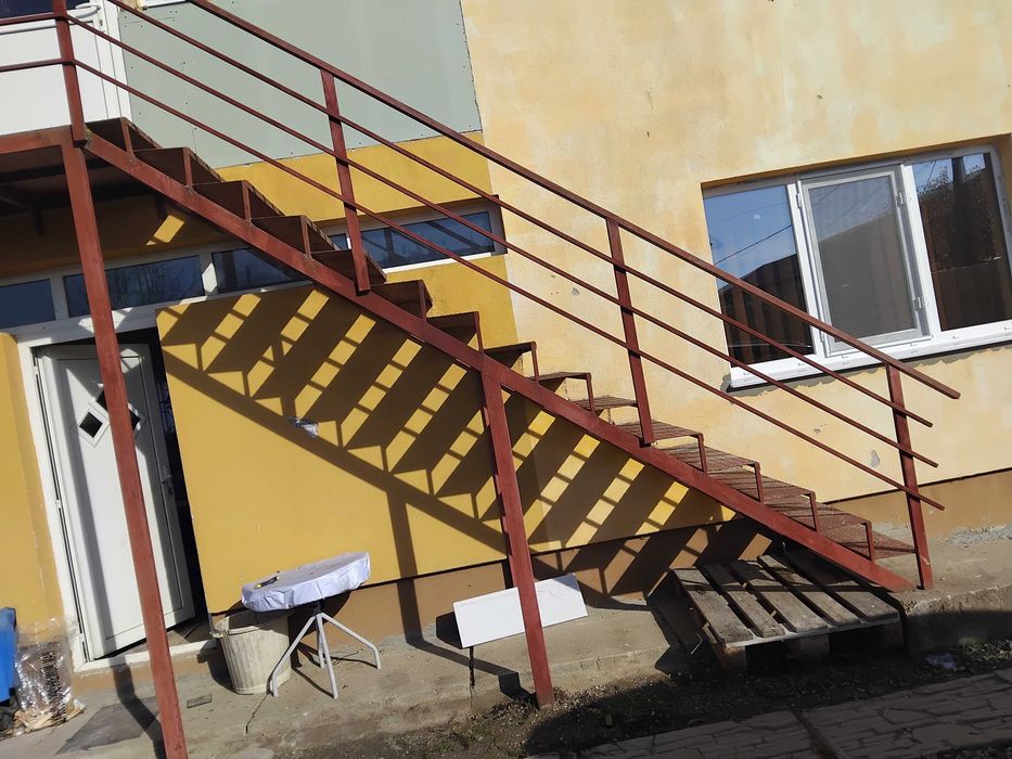 Scara metalica de exterior