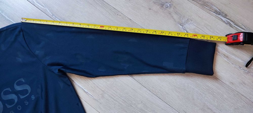 Продавам нова мъжка блузка Hugo Boss - размер XL