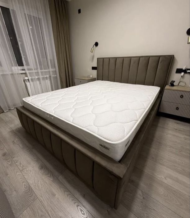 Двуспальная кровать