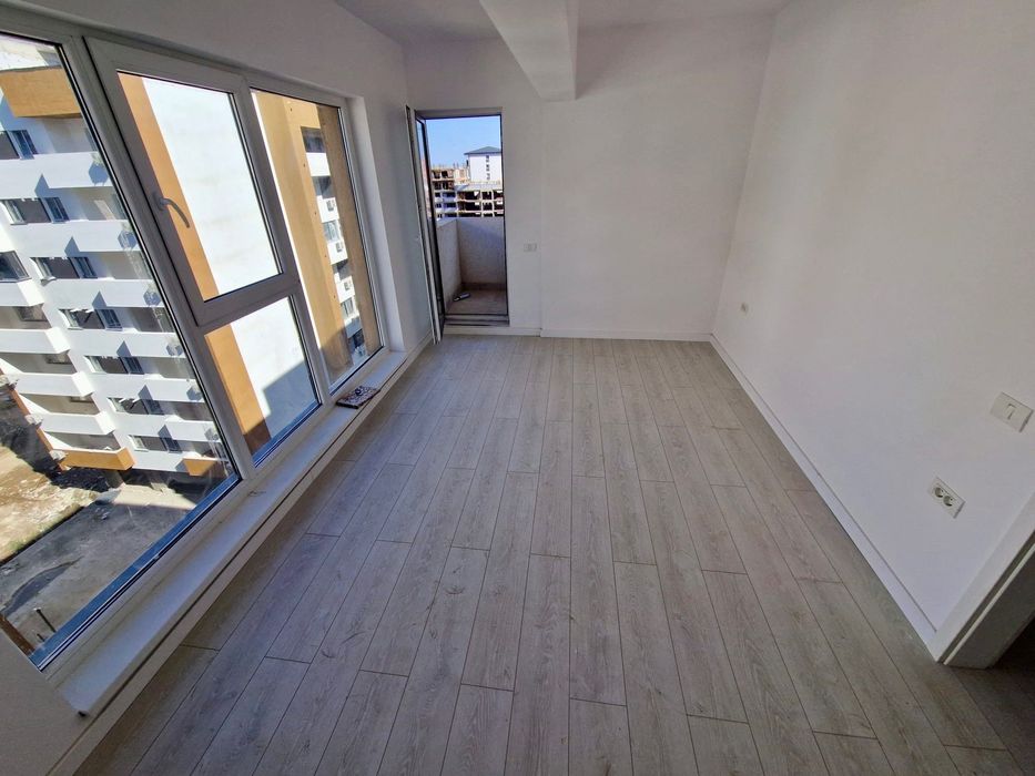 Închiriez apartament tip studio, 42 mp, 300m metrou