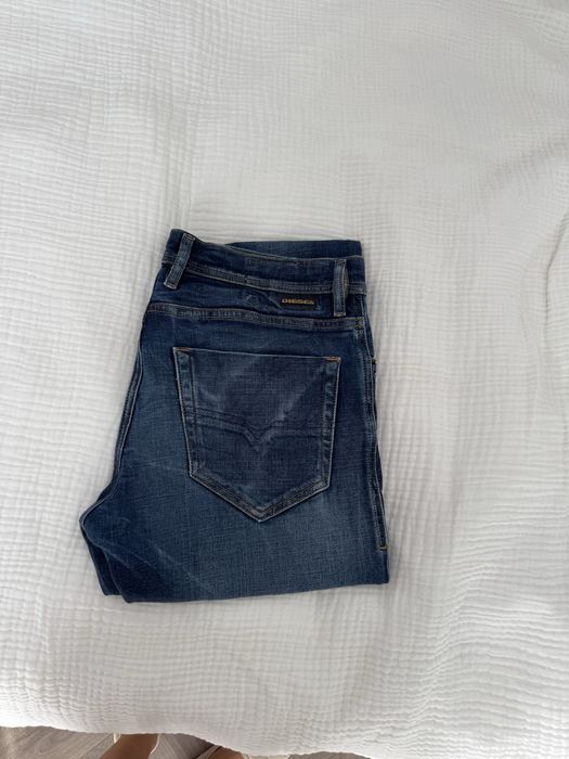 Vand blugi barbati  Diesel in stare excelenta, marime W31-L32