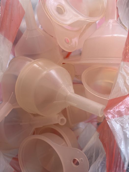 Воронки 100 тг.